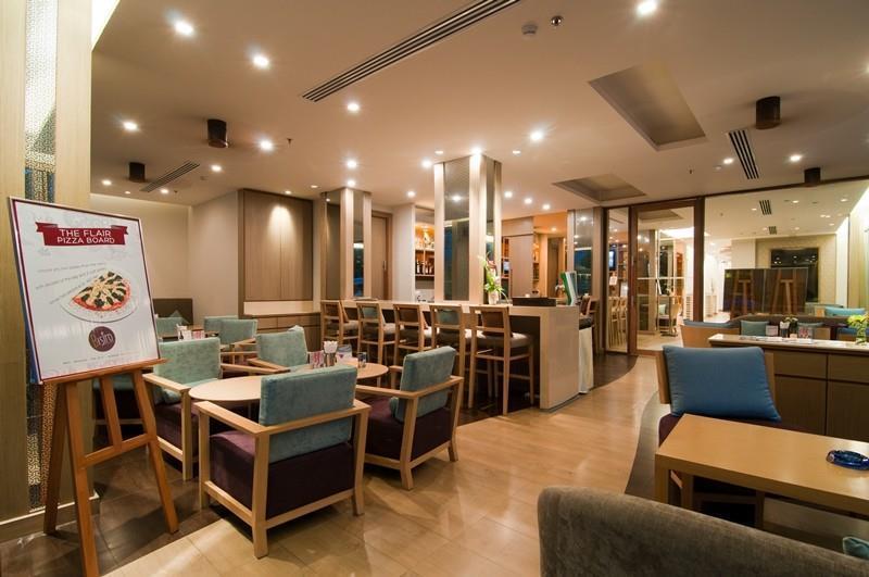 Ashlee Plaza Patong Hotel & Spa Restaurace fotografie